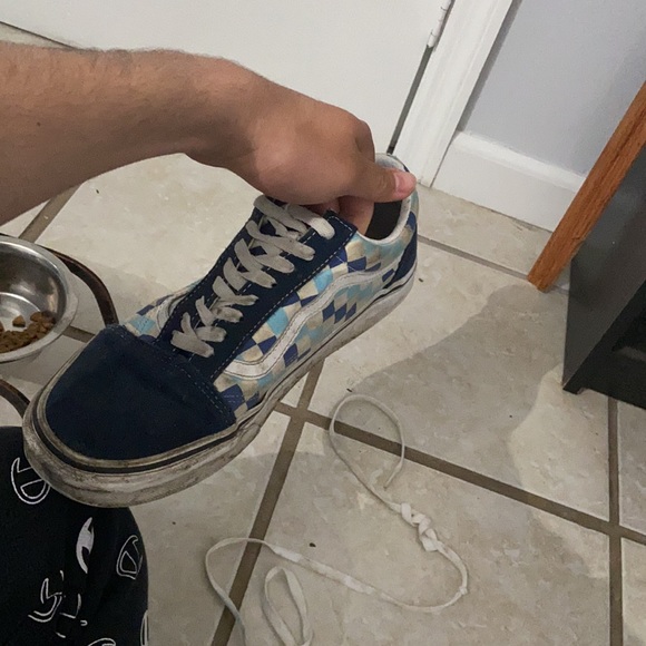 Vans - Picture 5 of 6